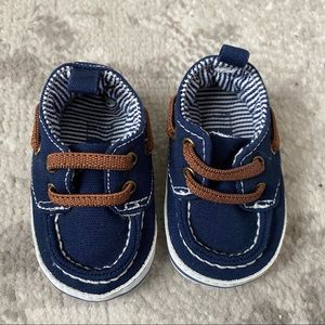 🌻Carter’s Newborn Baby Boat Shoes nb